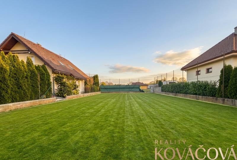 Gemini_Generated_Image_qss2y2qss2y2qss2 (2).png